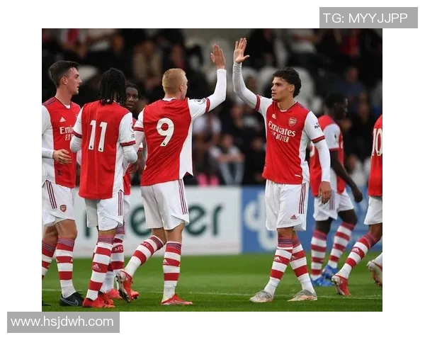 西汉姆联崛起记：从英超中游到争四热潮的背后故事